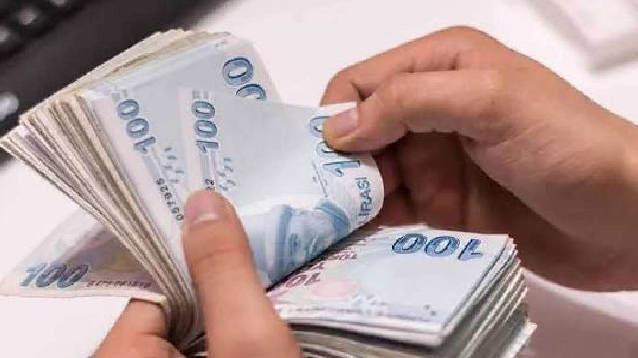 Çalışanlar dikkat! Dev banka Türkiye'de asgari ücret için rakam verdi: İşte dikkat çeken o oran 13